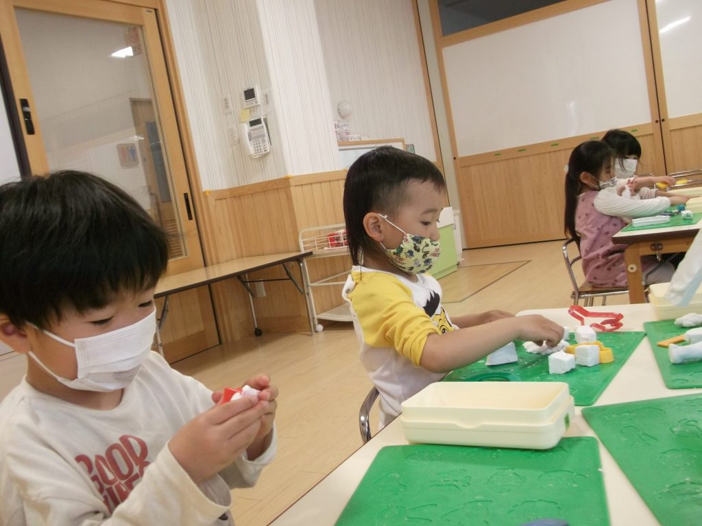 粘土遊び りす組 石丸保育園